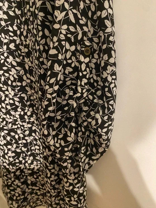 Vince Camuto Black Tunic with White Leaf Print - Picture 3 of 5